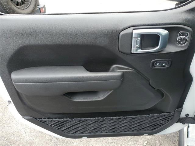 New 2023 Jeep Gladiator Willys image 12