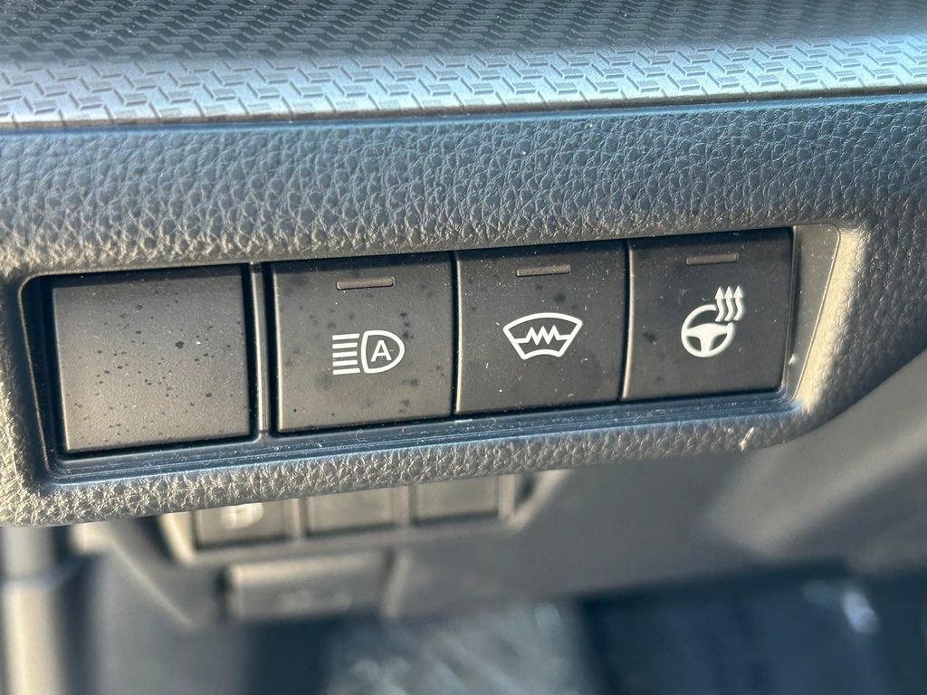Used 2025 Toyota Prius XLE FWD image 24