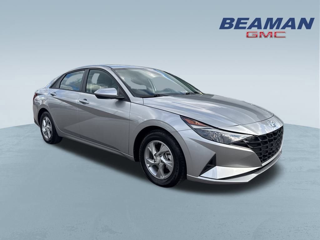 Used 2023 Hyundai Elantra SE