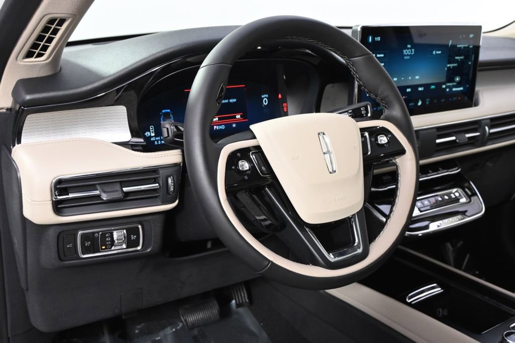 New 2026 Lincoln Corsair Premiere image 11