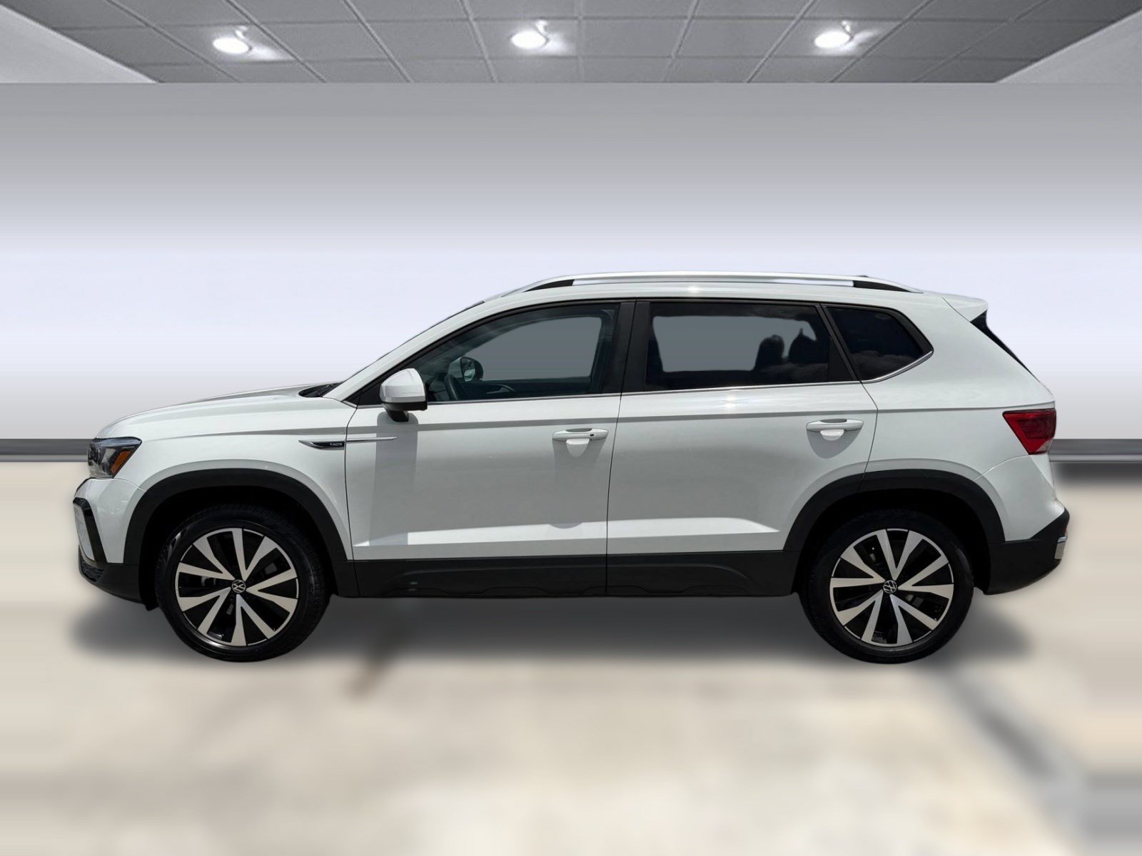 Certified 2022 Volkswagen Taos SE AWD/4WD image 2