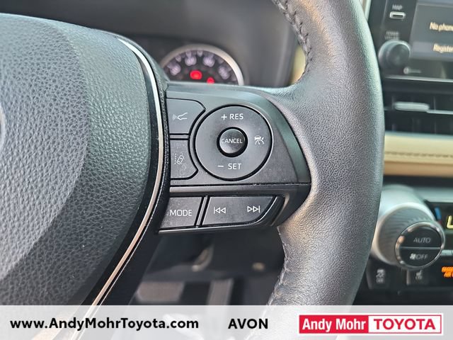 Used 2021 Toyota RAV4 XLE w/ Convenience Package AWD/4WD image 17