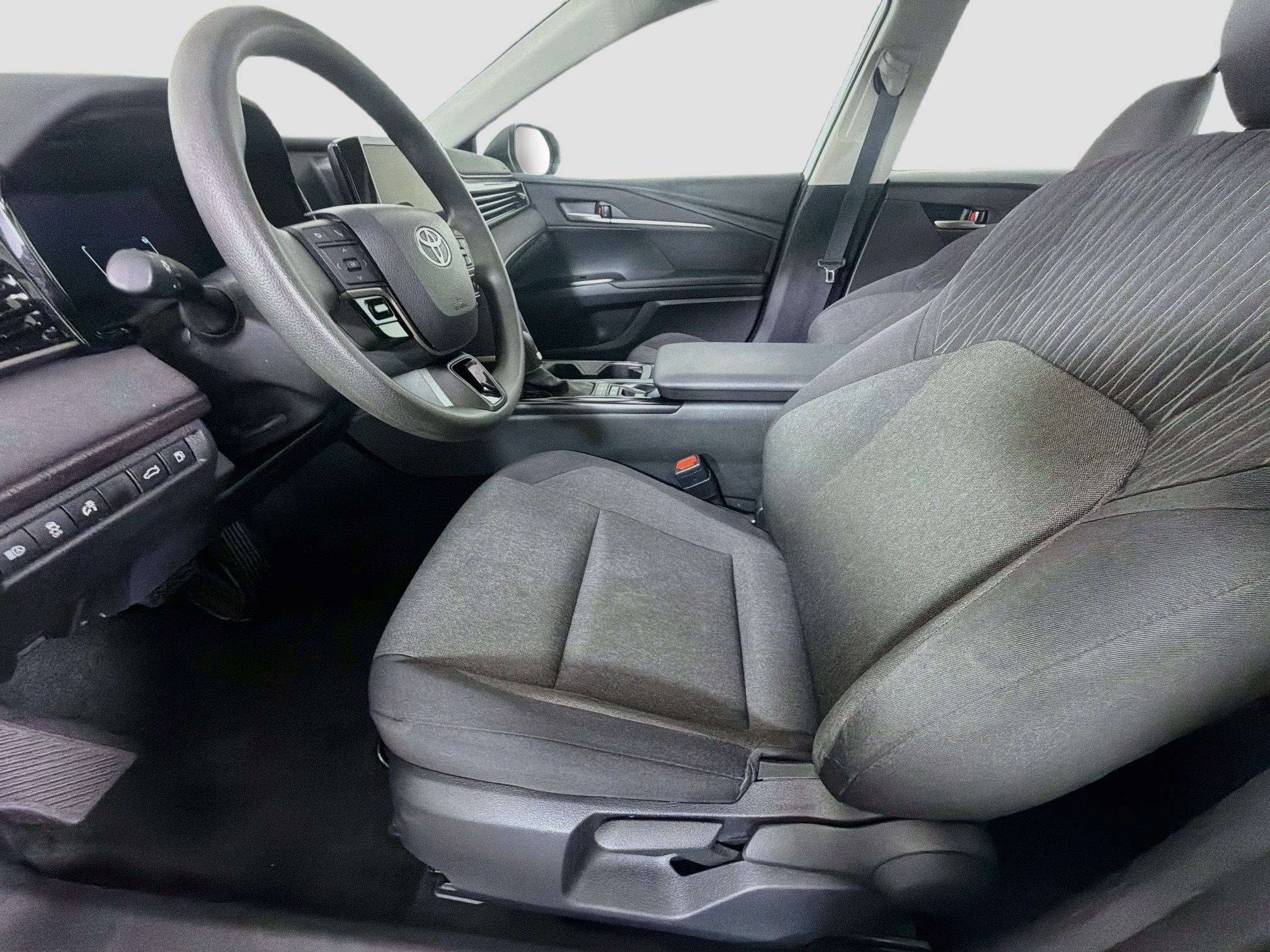 Used 2025 Toyota Camry LE FWD image 13