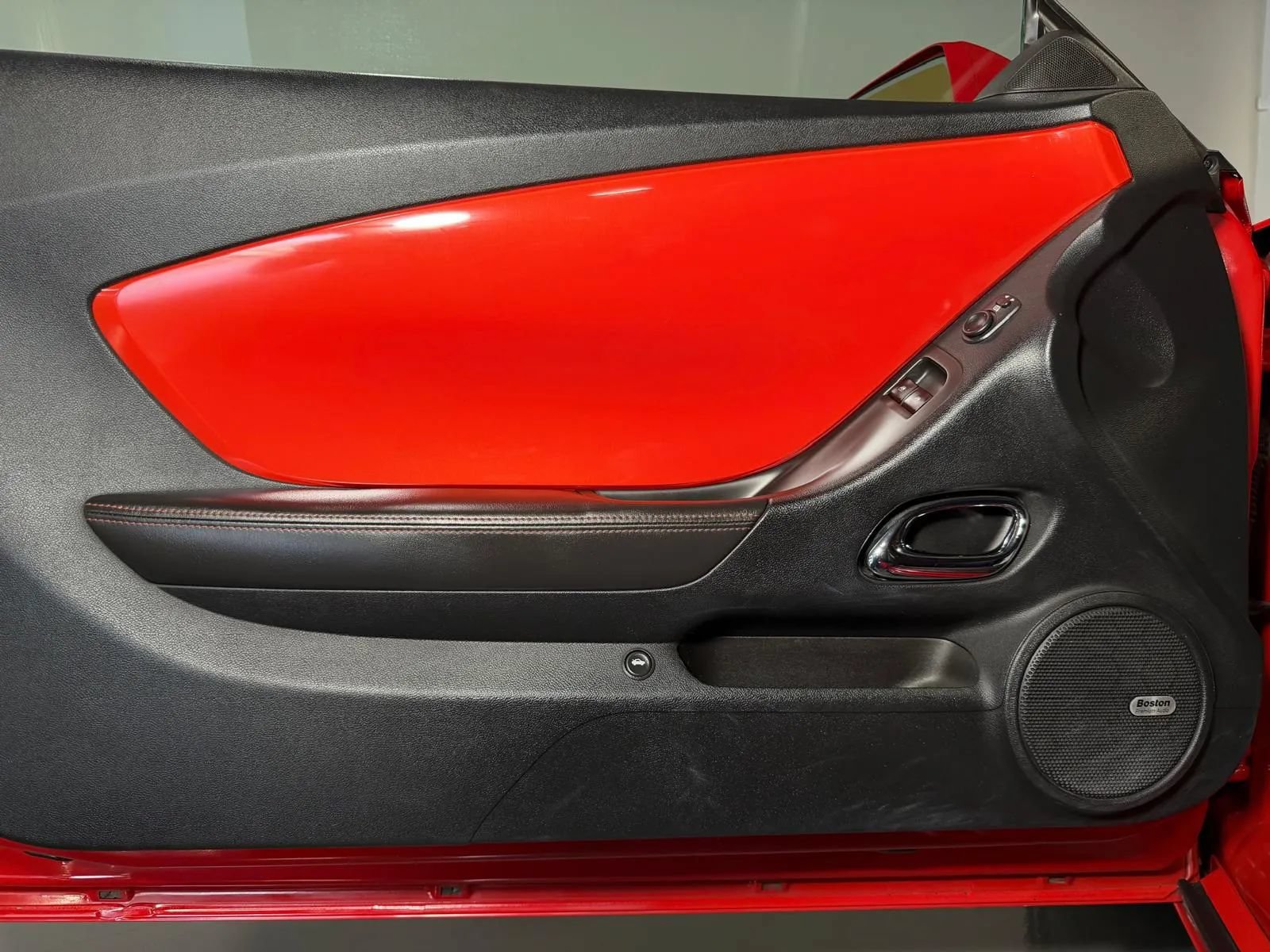 Used 2011 Chevrolet Camaro SS RWD image 19