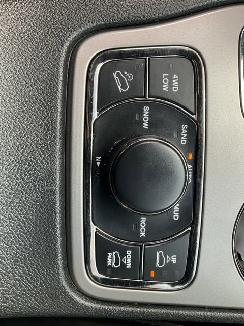 Used 2020 Jeep Grand Cherokee High Altitude image 16