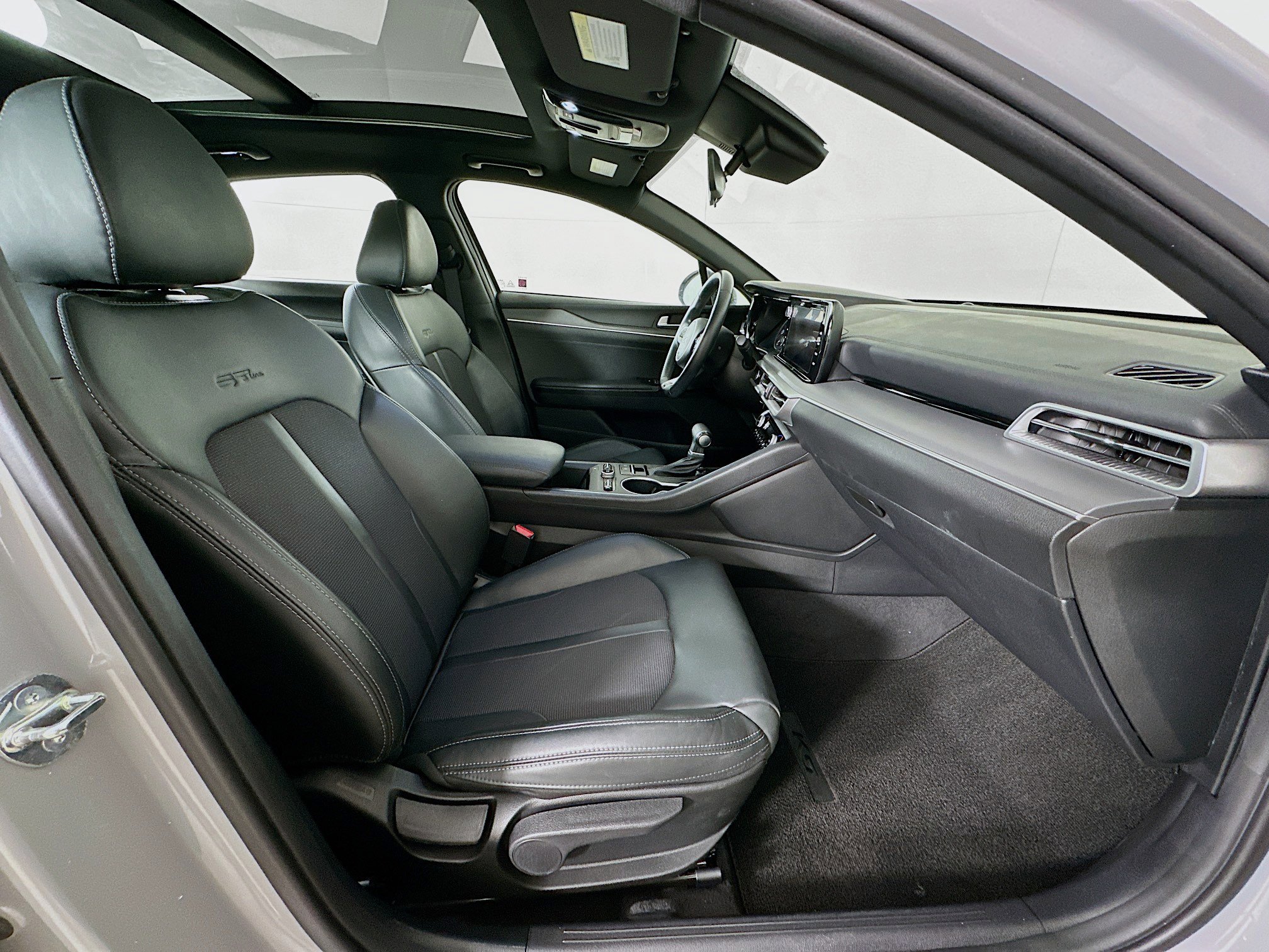 Used 2024 Kia K5 GT-Line image 32