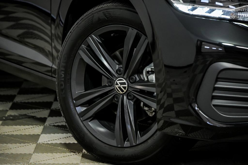 Used 2023 Volkswagen Jetta SE FWD image 3