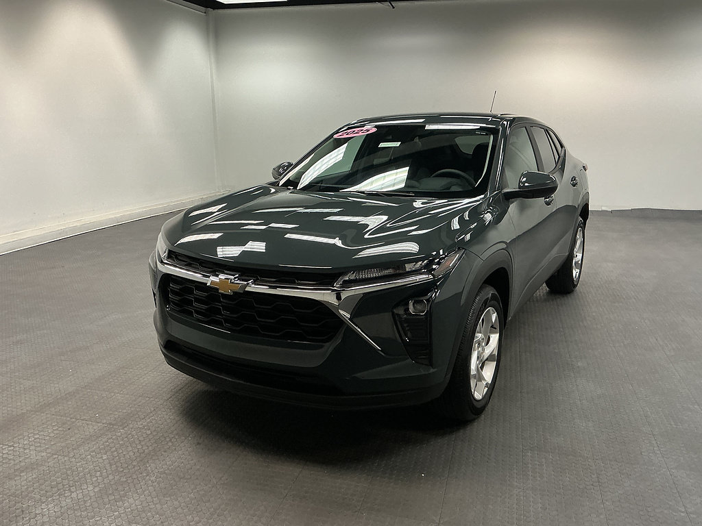 Used 2025 Chevrolet Trax LS w/ LS Convenience Package