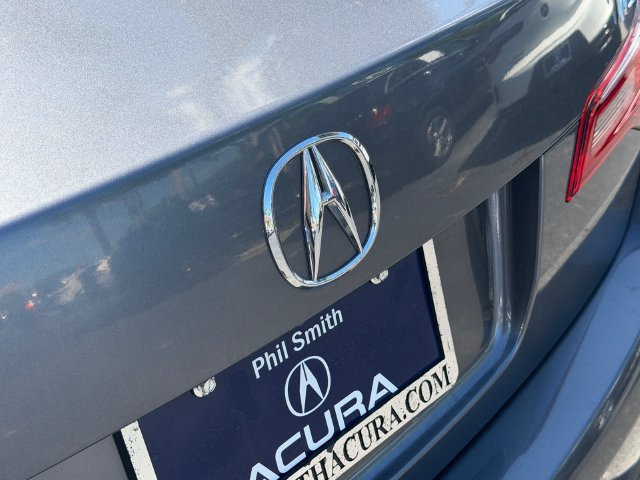 Used 2017 Acura ILX w/ AcuraWatch Plus Package FWD image 16
