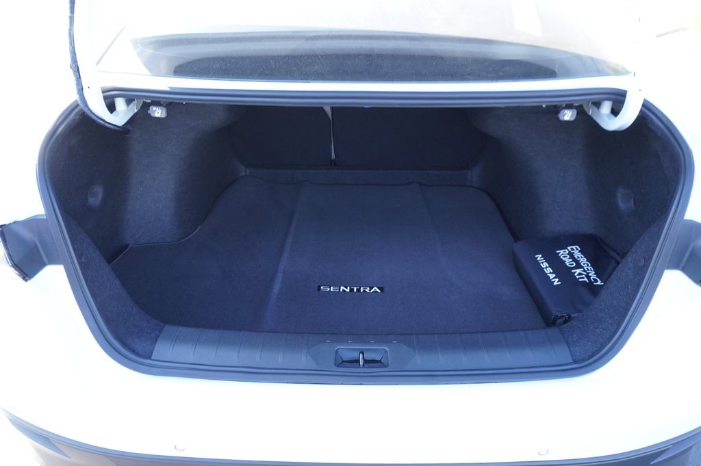 New 2026 Nissan Sentra SL w/ Floor Mat Package FWD image 8