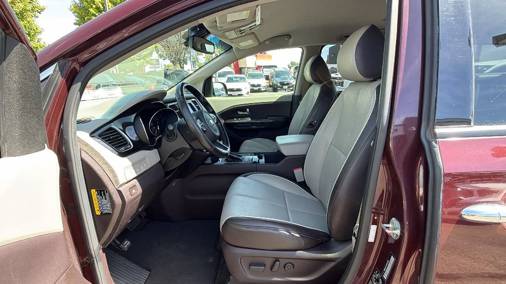 Used 2018 Kia Sedona SX Limited FWD image 30