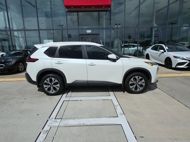 Used 2023 Nissan Rogue SV w/ SV Premium B Package image 3