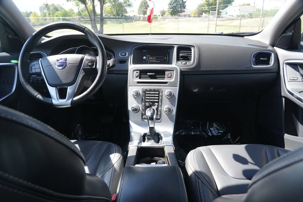 Used 2017 Volvo S60 T5 Dynamic AWD/4WD image 18