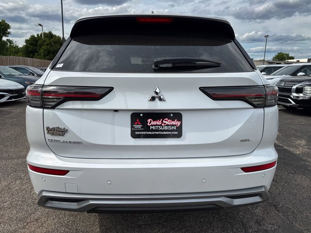 New 2026 Mitsubishi Outlander SEL FWD image 5