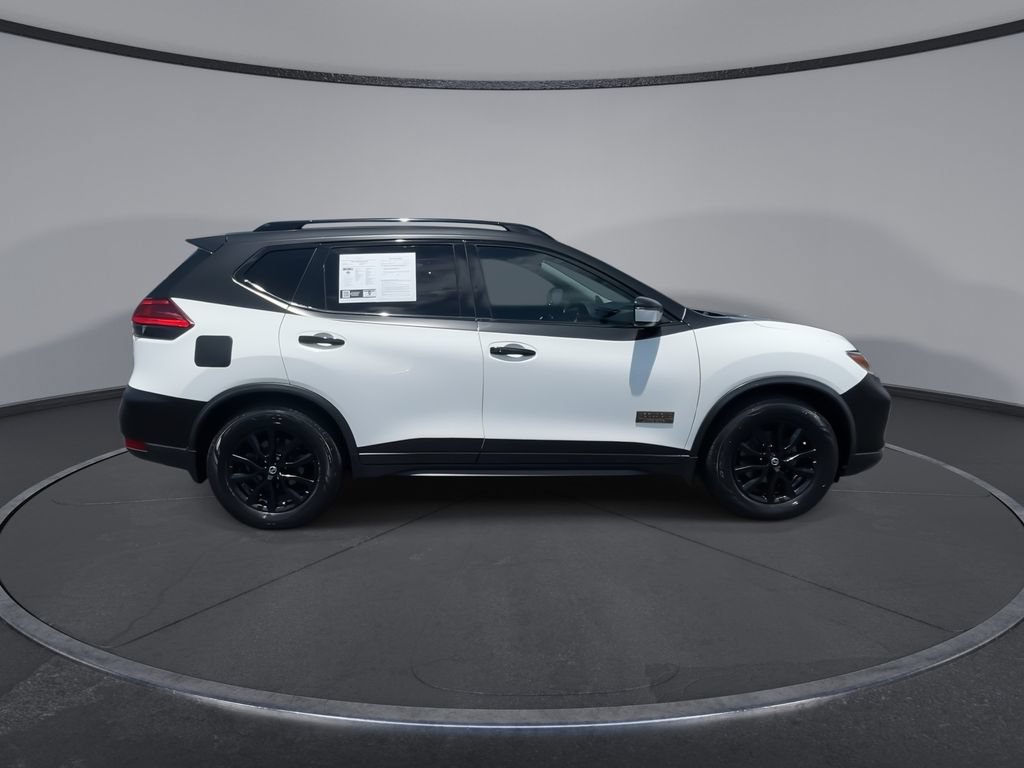 Used 2017 Nissan Rogue SV FWD image 8