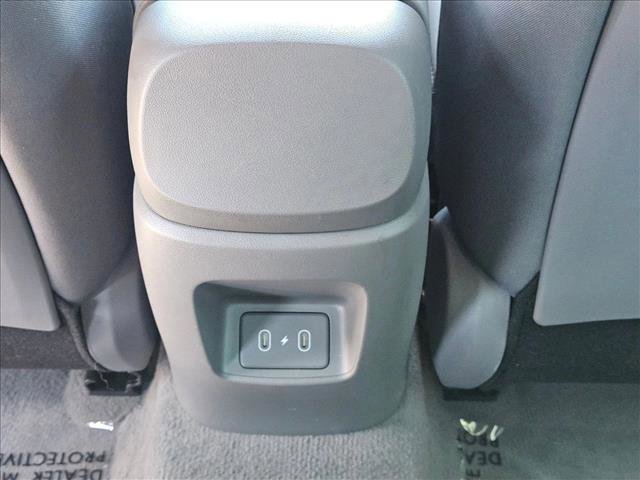 Used 2025 Hyundai Elantra SE FWD image 21