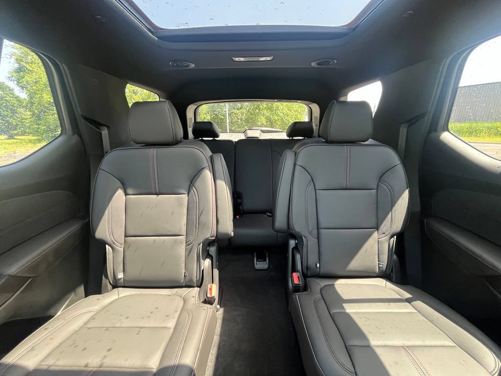 Used 2022 Chevrolet Traverse RS AWD/4WD image 17