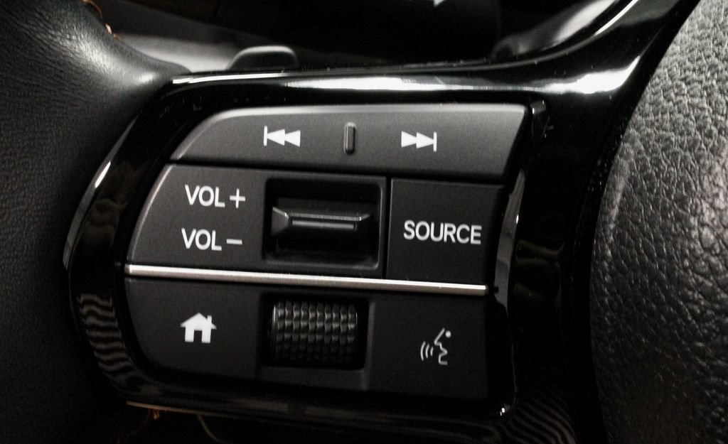 Used 2025 Honda Pilot Sport image 26