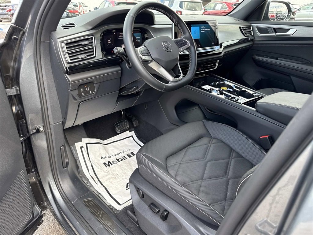 Used 2025 Volkswagen Atlas Cross Sport SE image 10