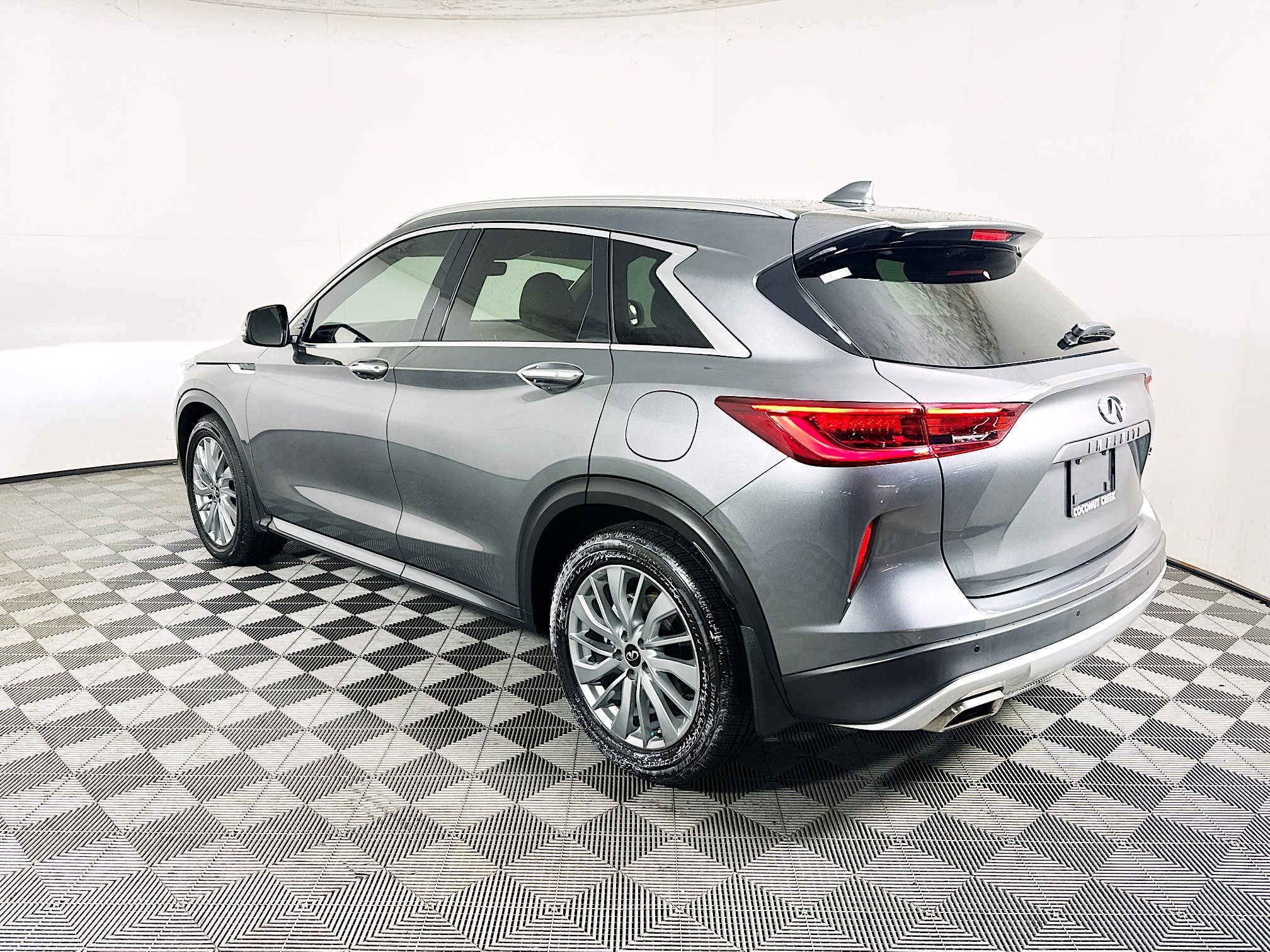Used 2023 INFINITI QX50 Luxe image 5