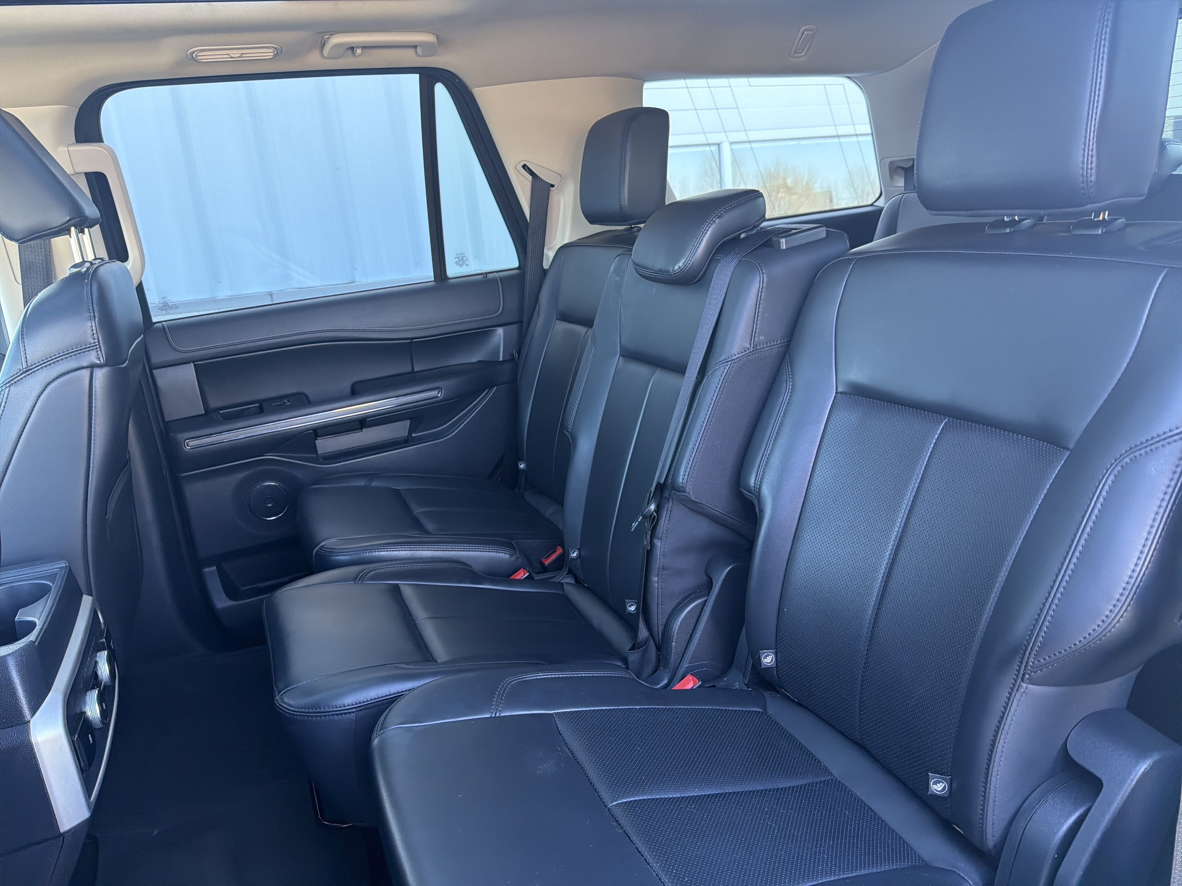 Used 2023 Ford Expedition XLT AWD/4WD image 26