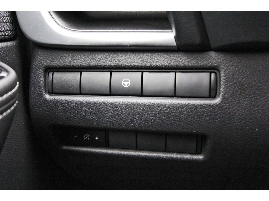 Used 2022 Nissan Rogue SV image 20