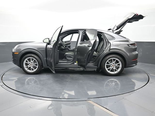 Certified 2025 Porsche Cayenne E-Hybrid Coupe image 30