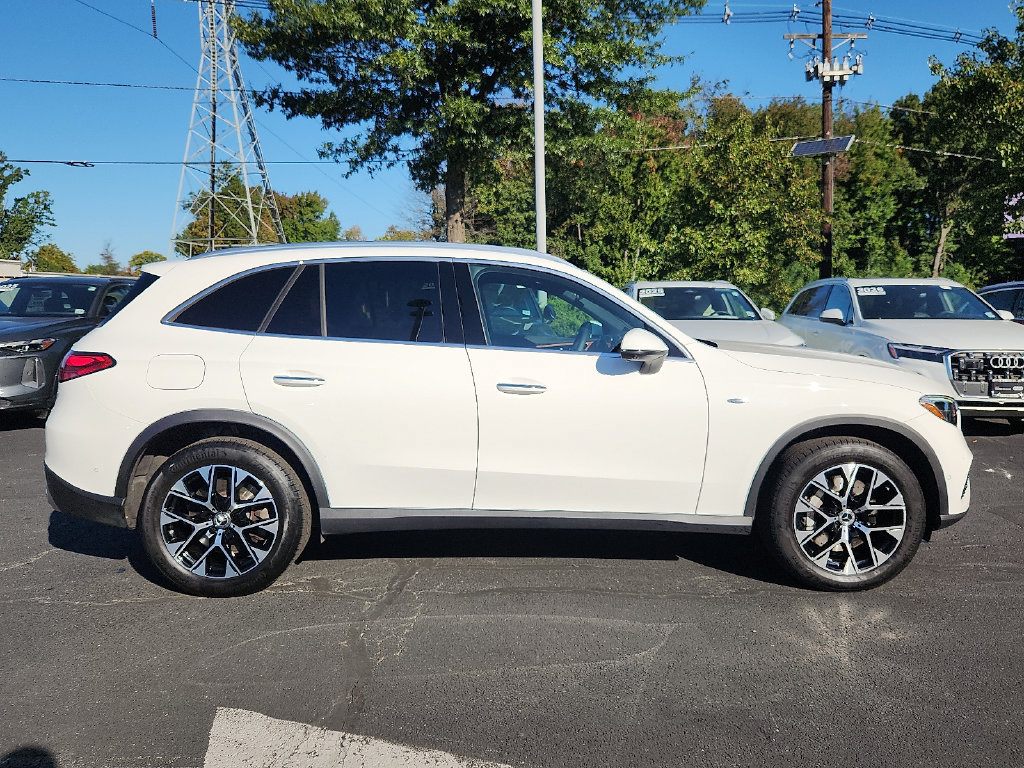 Used 2025 Mercedes-Benz GLC 350e 4MATIC image 13