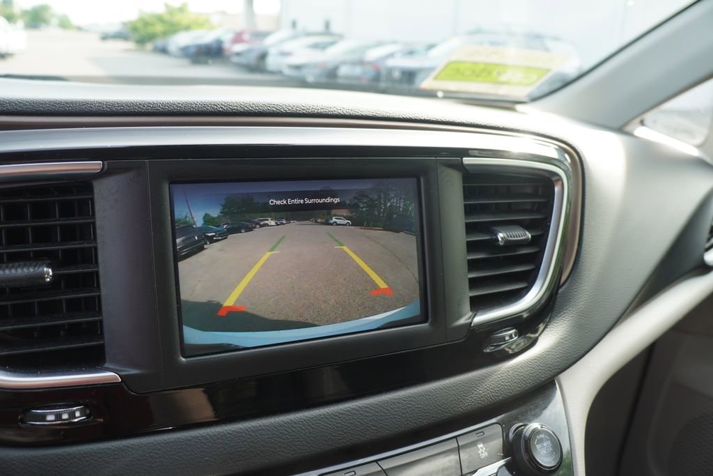 Used 2023 Chrysler Voyager LX image 27