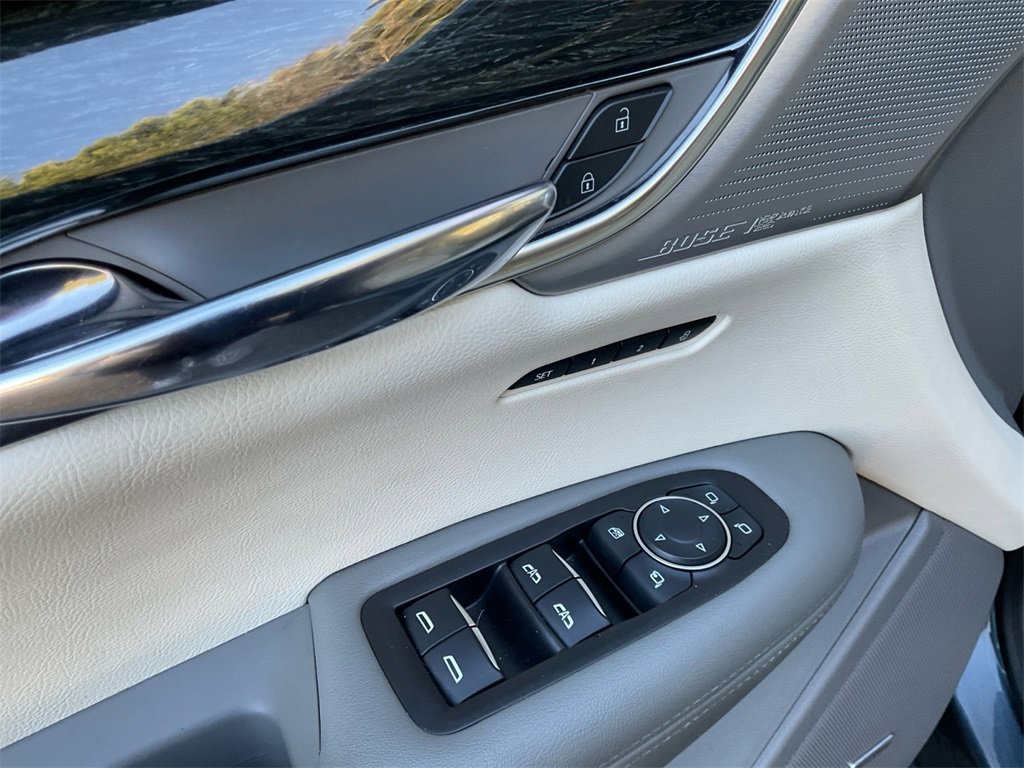 Used 2020 Cadillac XT6 Premium Luxury image 34