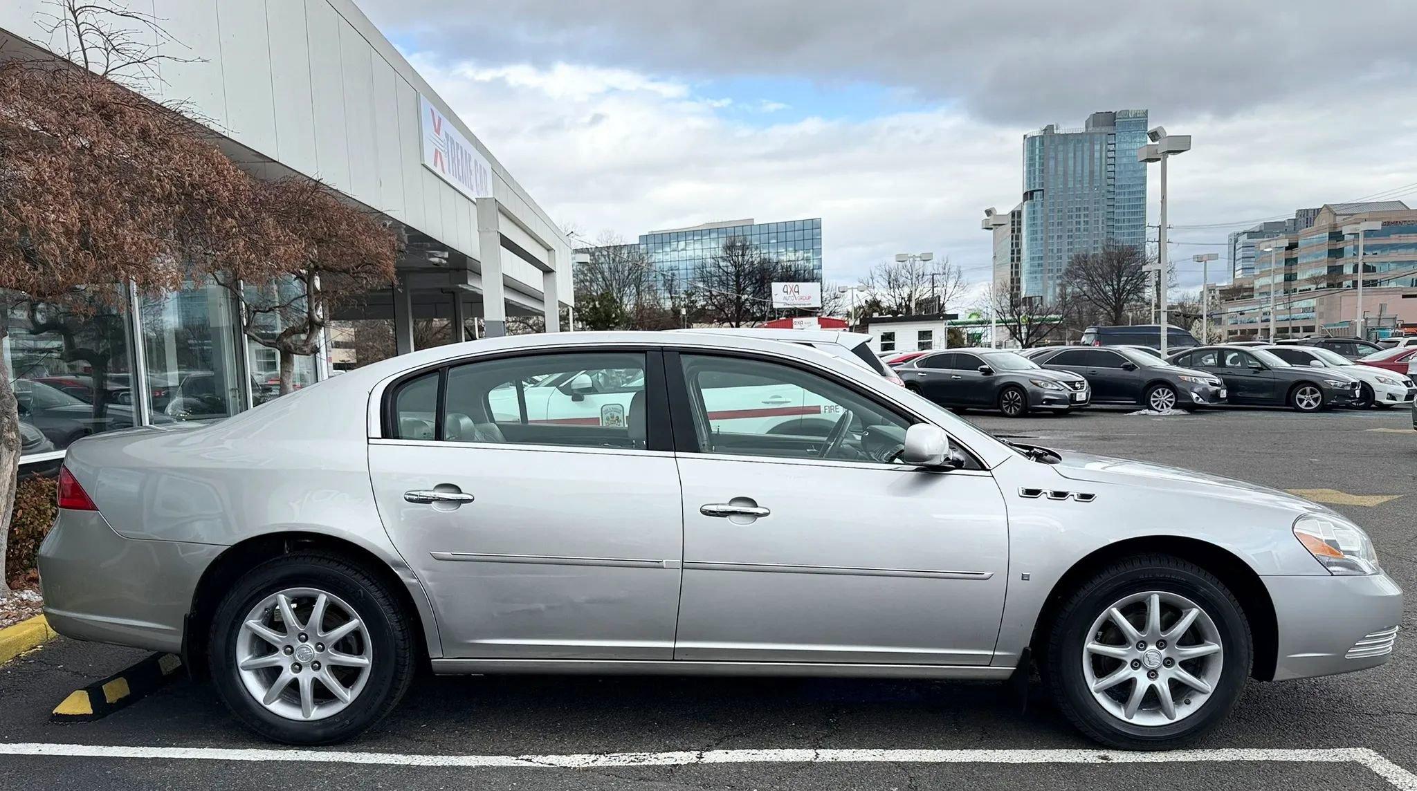 Used 2008 Buick Lucerne CXL w/ Driver Confidence Package image 8