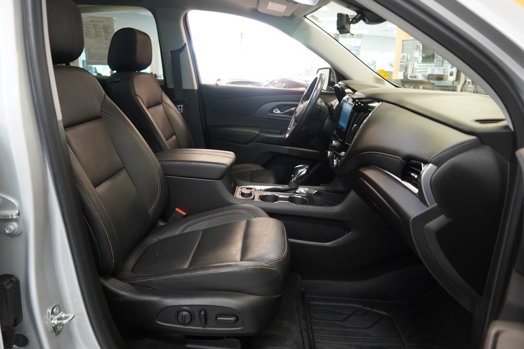 Used 2021 Chevrolet Traverse Premier AWD/4WD image 19