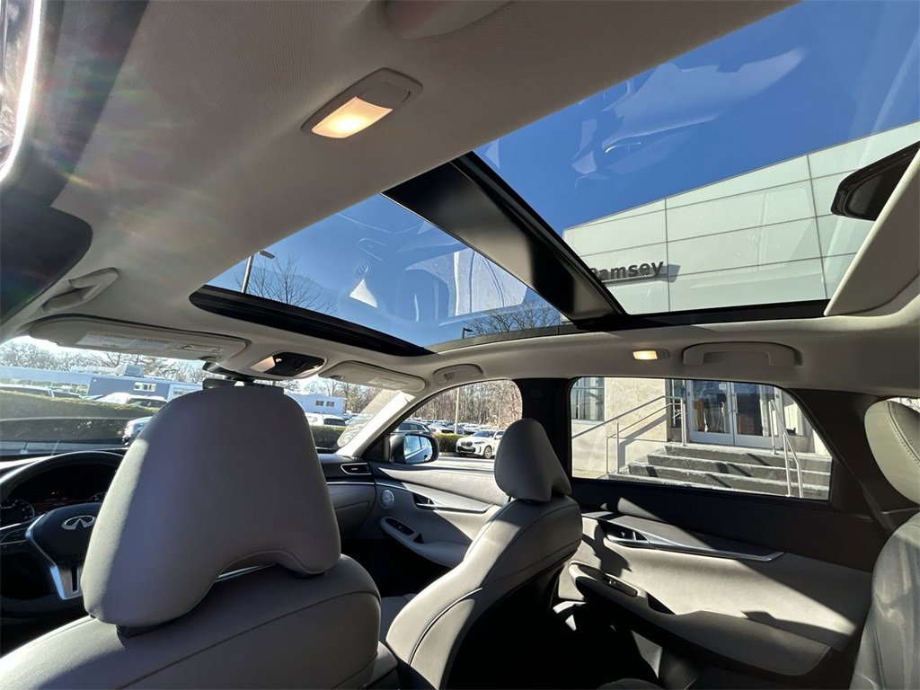 Certified 2024 INFINITI QX50 Luxe image 24