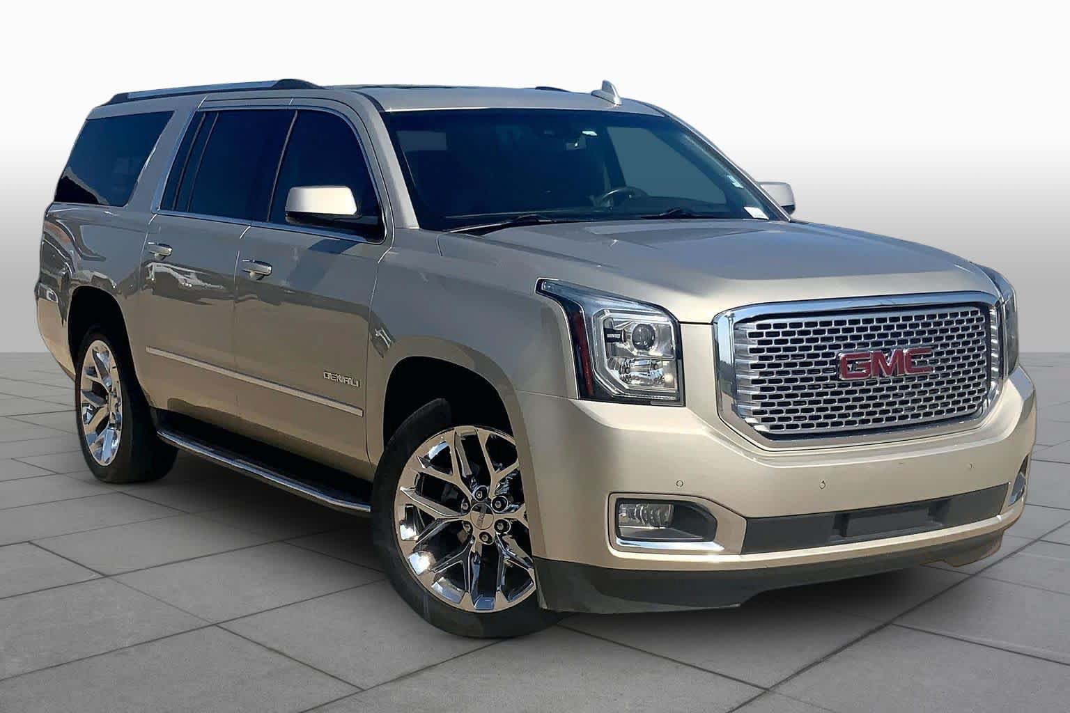 Used 2017 GMC Yukon XL Denali w/ Open Road Package AWD/4WD image 3
