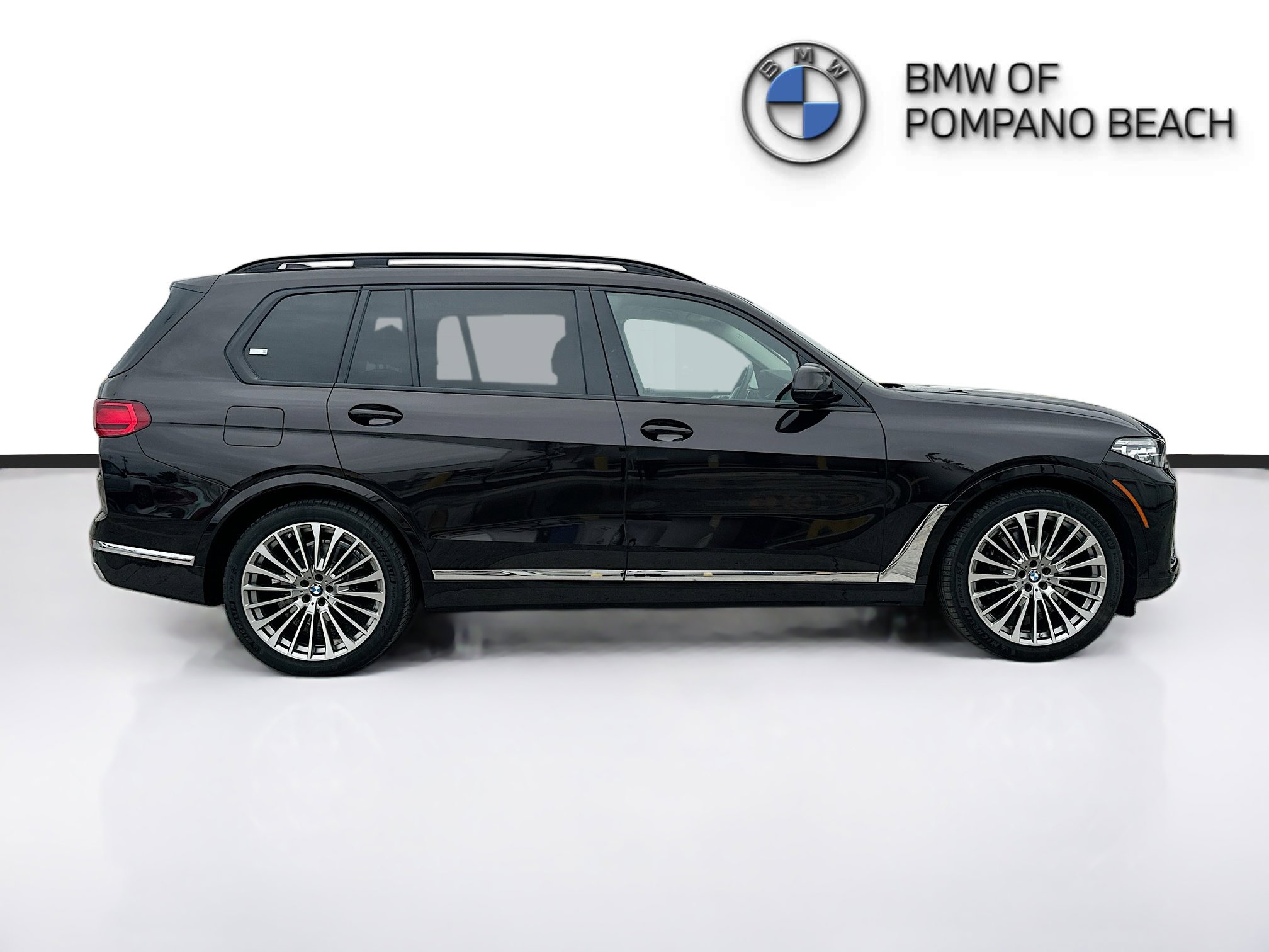 Used 2022 BMW X7 xDrive40i w/ Executive Package image 8