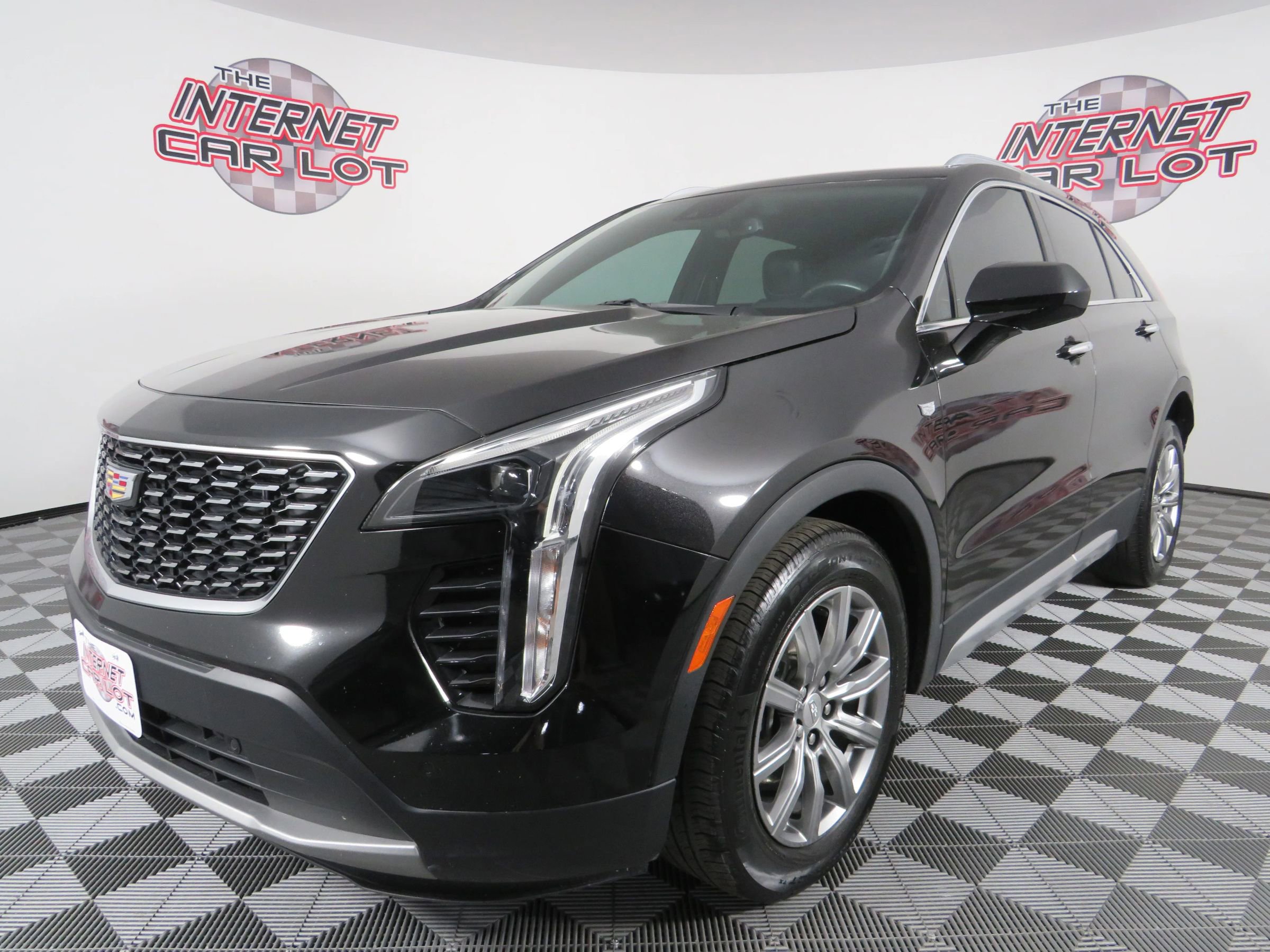Used 2020 Cadillac XT4 Premium Luxury image 3
