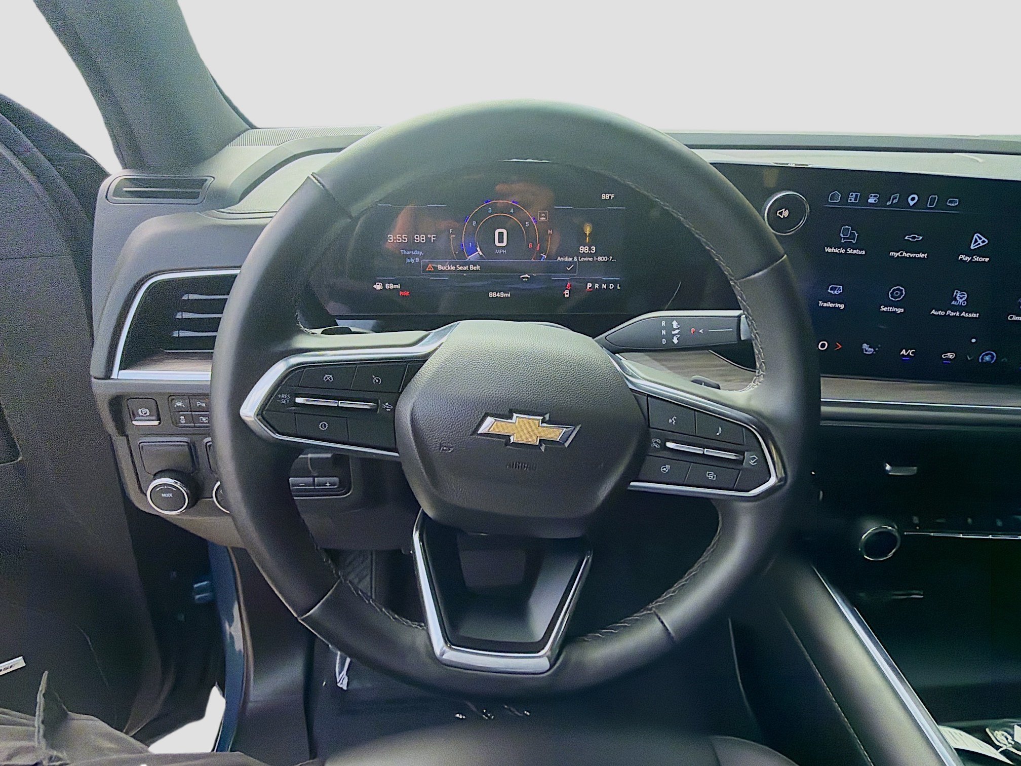 Used 2025 Chevrolet Suburban LT w/ Comfort Package RWD image 8