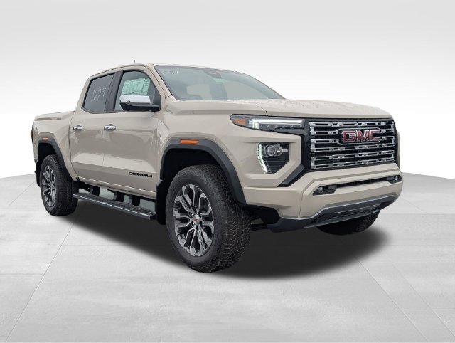 New 2026 GMC Canyon Denali w/ LPO, Black Badging Package