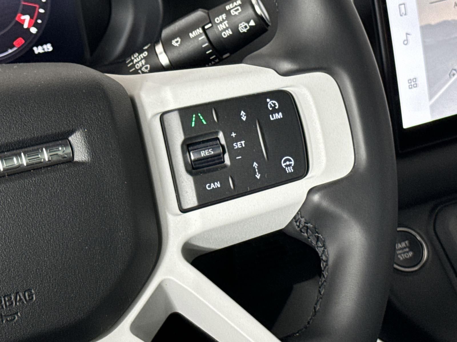 Used 2025 Land Rover Defender 110 X-Dynamic SE image 14