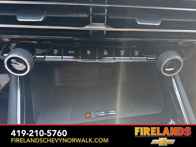 New 2025 Chevrolet Traverse LT w/ Midnight/Sport Edition image 35