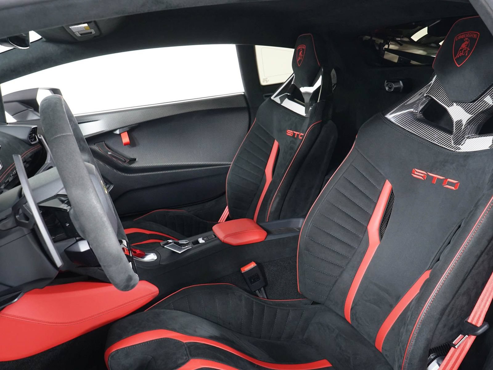 Used 2022 Lamborghini Huracan STO RWD image 24