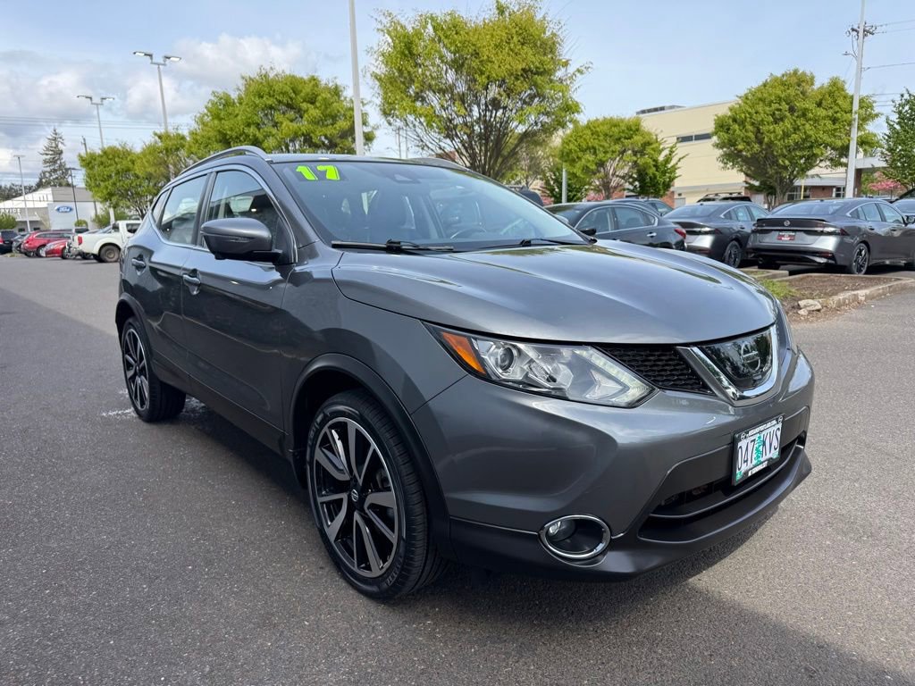 Used 2017 Nissan Rogue Sport SL w/ SL Premium Package AWD/4WD image 5
