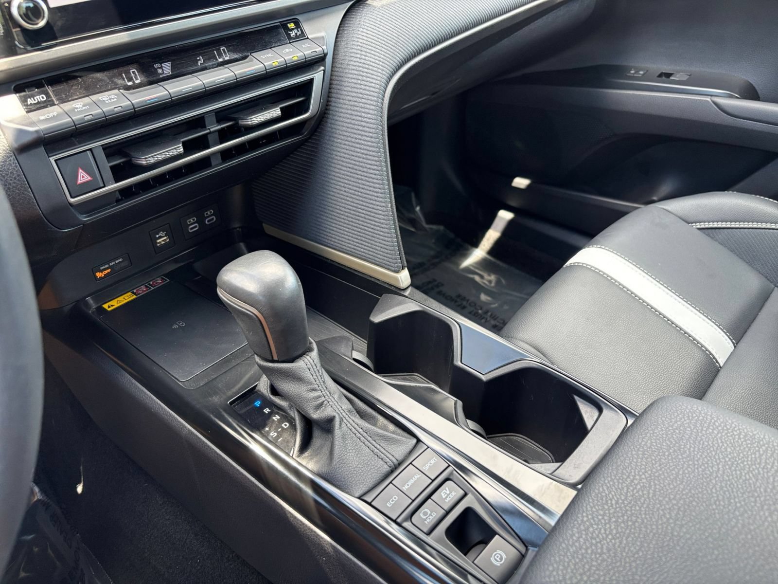Used 2025 Toyota Camry SE FWD image 42