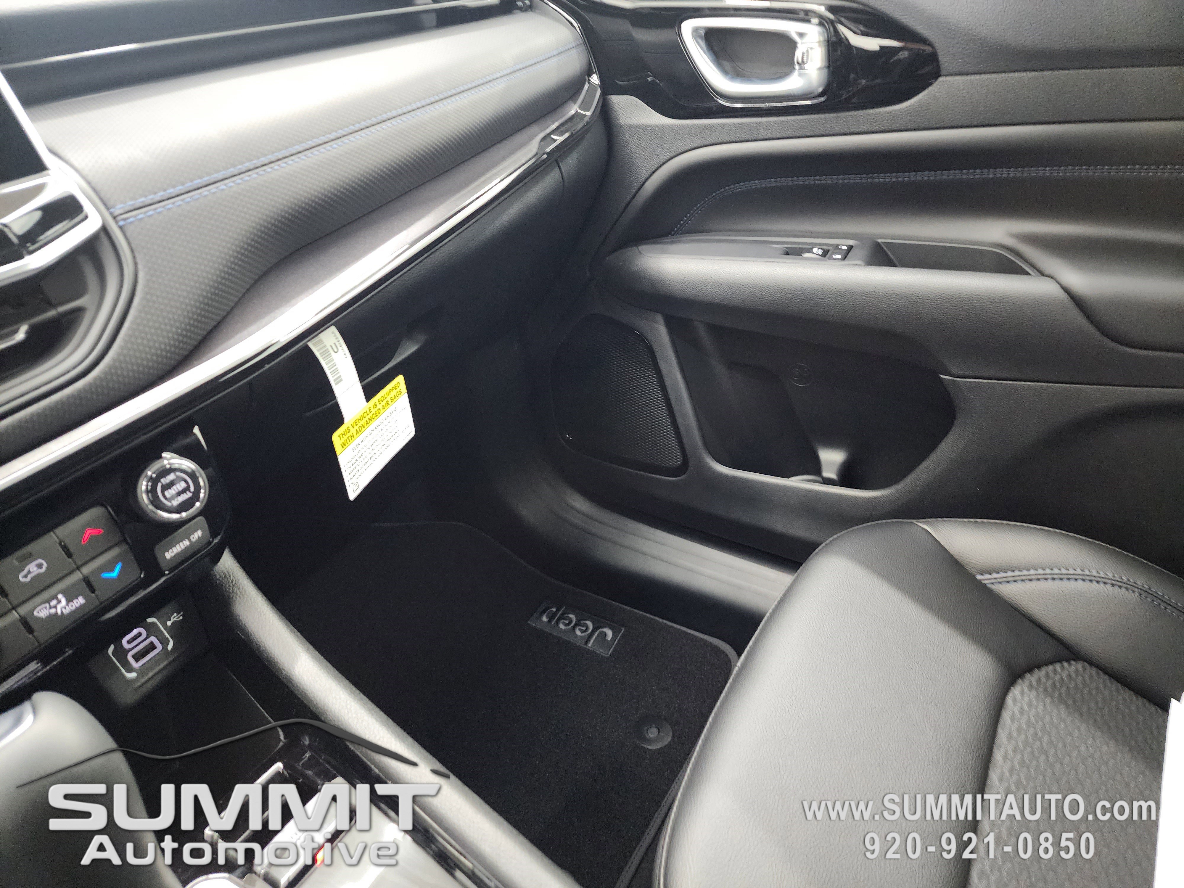 New 2026 Jeep Compass Latitude image 13