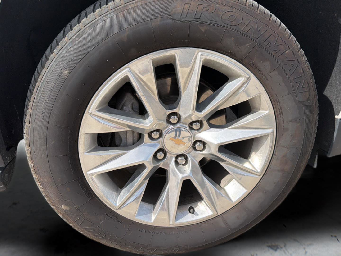 Used 2023 Chevrolet Suburban Premier image 22