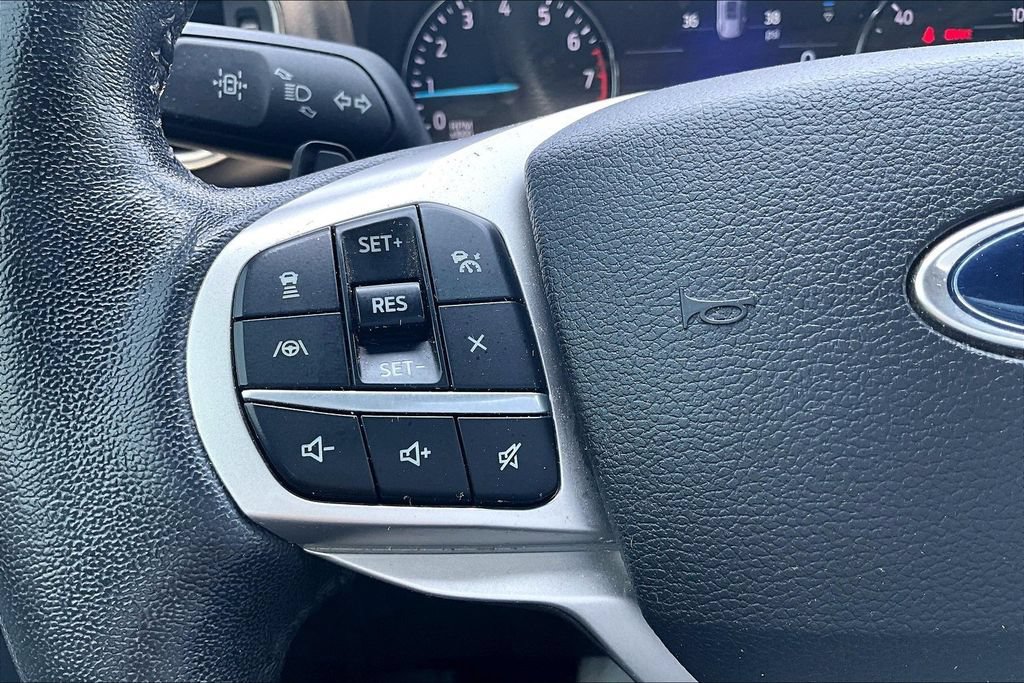 Used 2021 Ford Explorer XLT w/ Equipment Group 202A RWD image 19