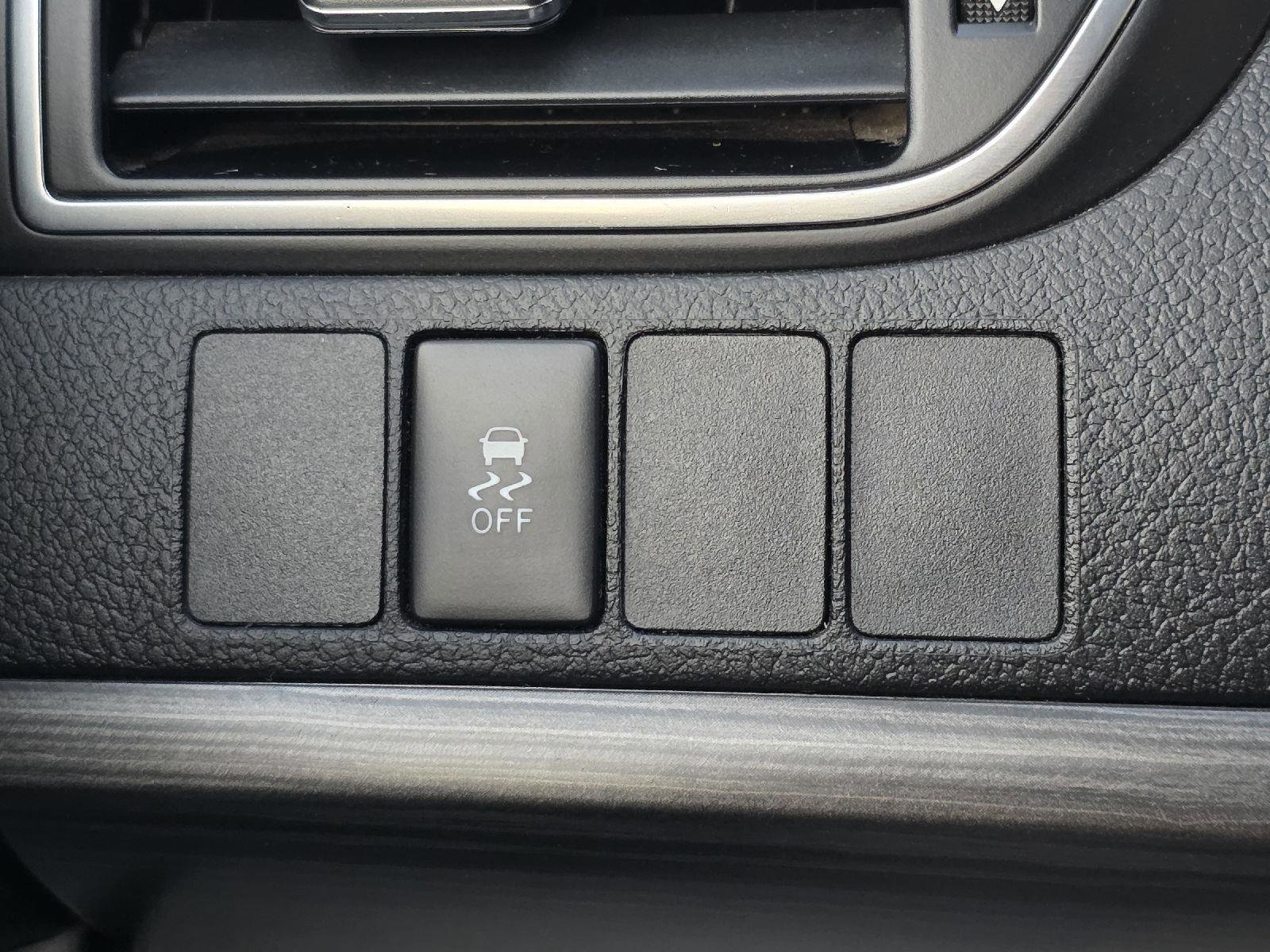 Used 2017 Toyota Camry XLE image 10