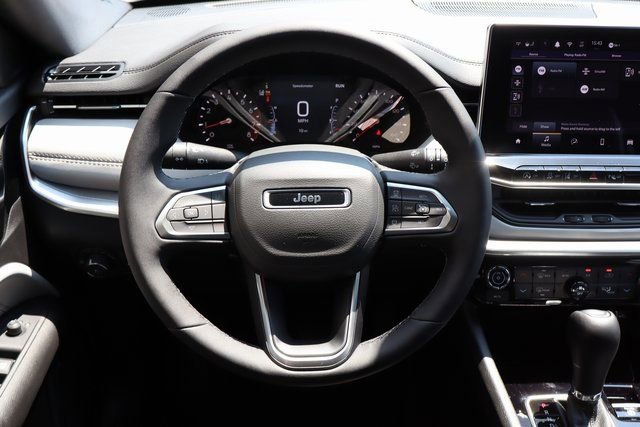 New 2025 Jeep Compass Limited image 15
