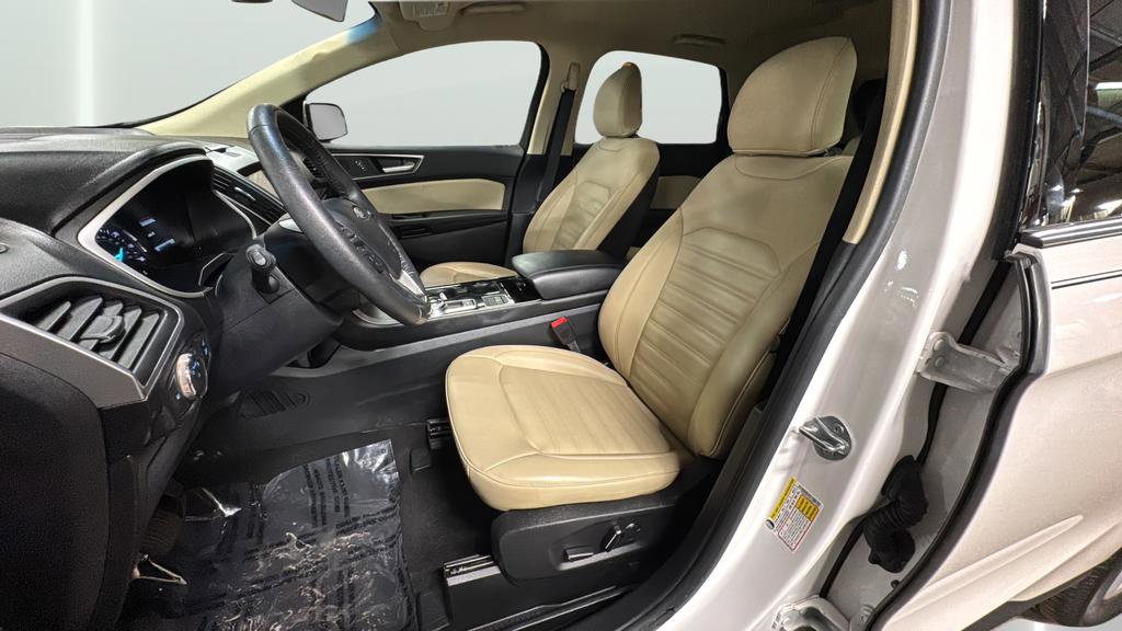 Used 2019 Ford Edge SEL w/ Equipment Group 201A image 24