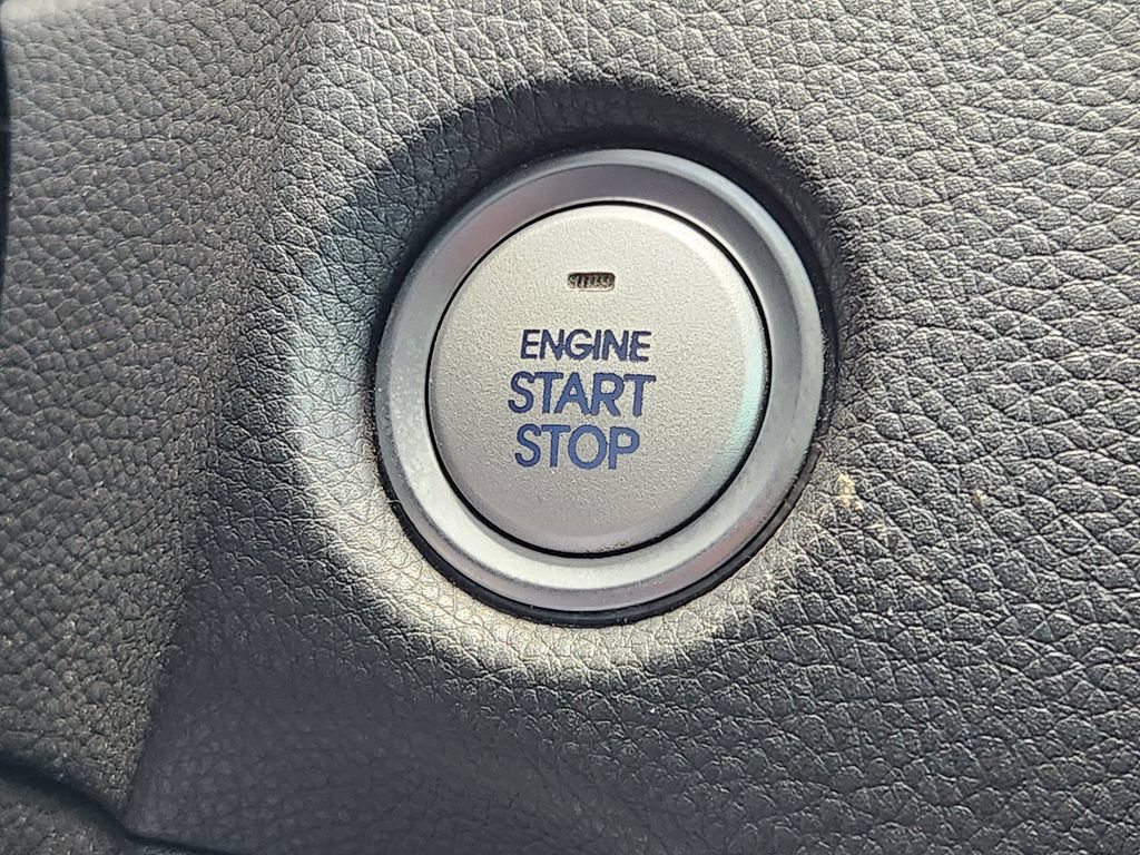 Used 2013 Hyundai Equus Signature RWD image 21
